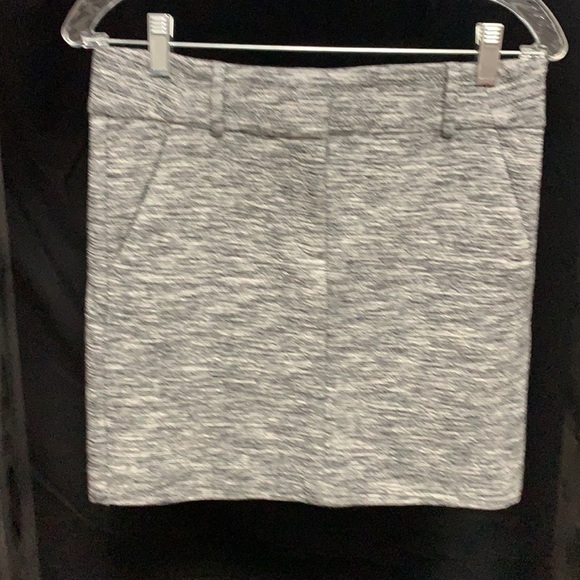 Loft- 16 inch mini skirt - Picture 1 of 7